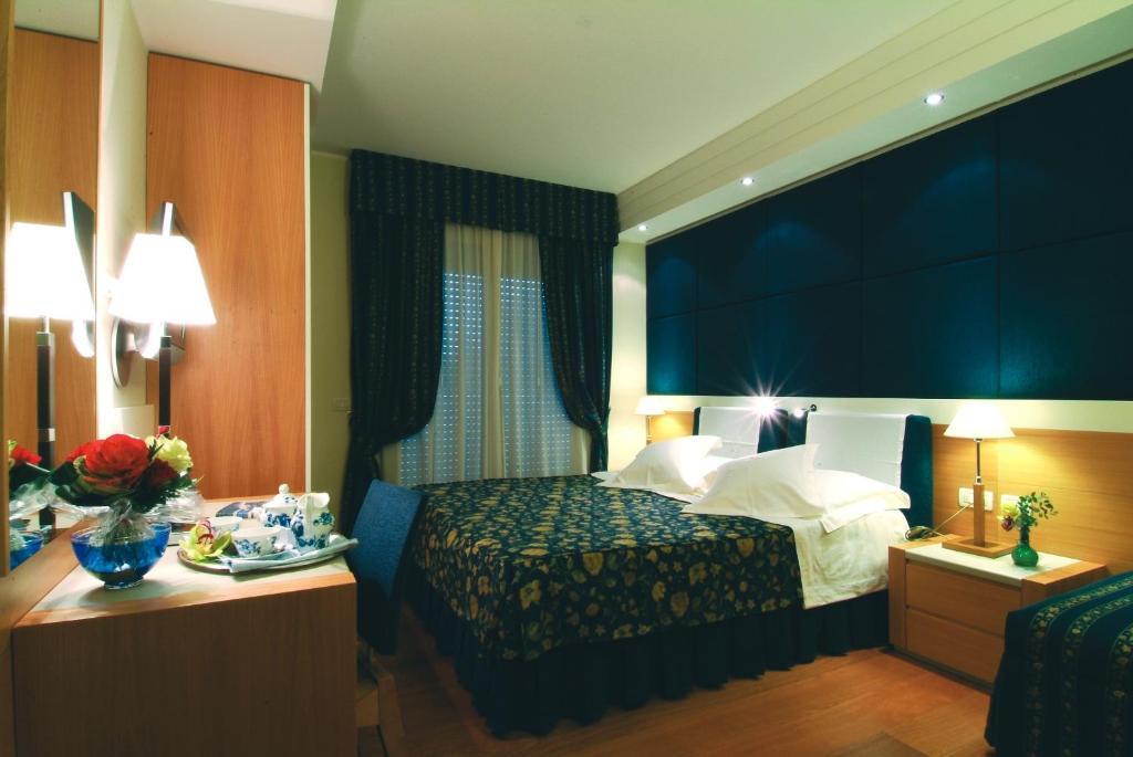 Aparthotel England Riccione Oda fotoğraf
